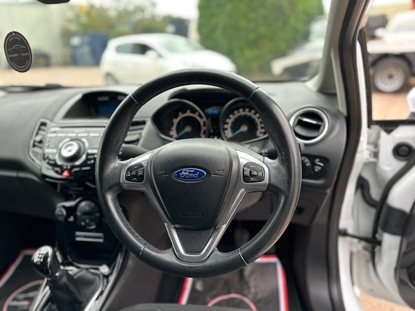 Used Ford Fiesta 2014 for sale - 76132903: Photo 23