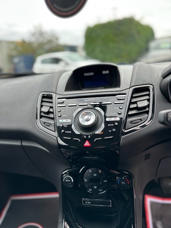 Used Ford Fiesta 2014 for sale - 76132903: Photo 25