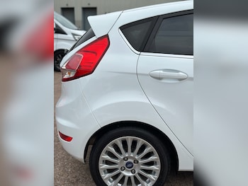 Used Ford Fiesta 2014 for sale - 76132903: Photo 4
