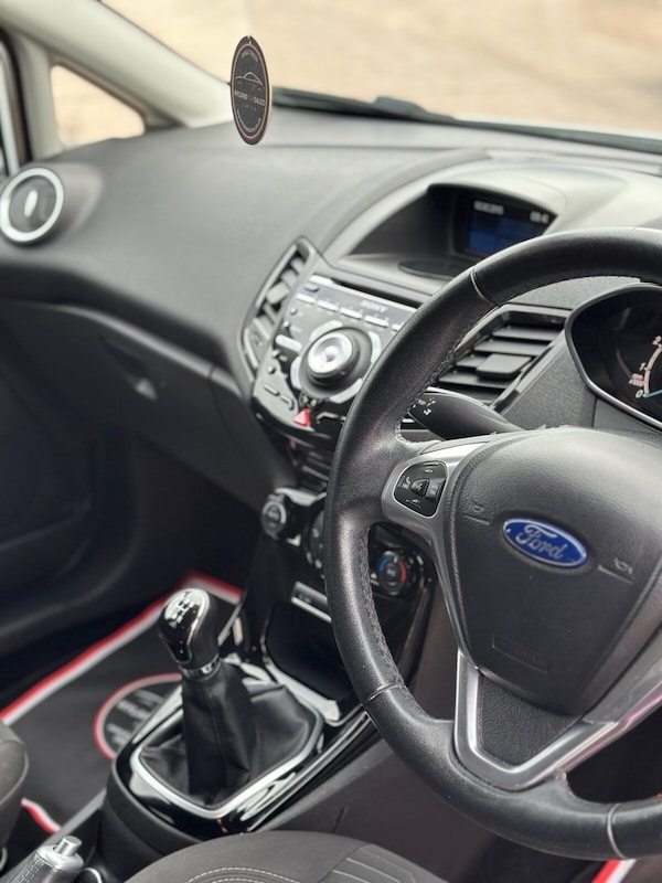 Used Ford Fiesta 2014 for sale - 76132903: Photo 5