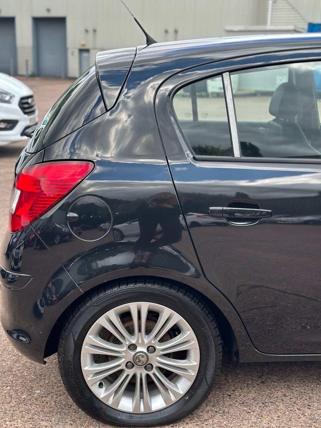 Used Vauxhall Corsa 2012 for sale - 75973855: Photo 4