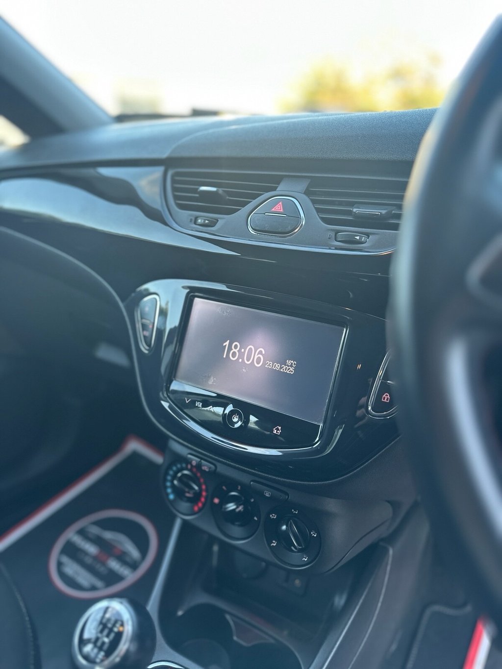 Used Vauxhall Corsa 2015 for sale - 75973718: Photo 24