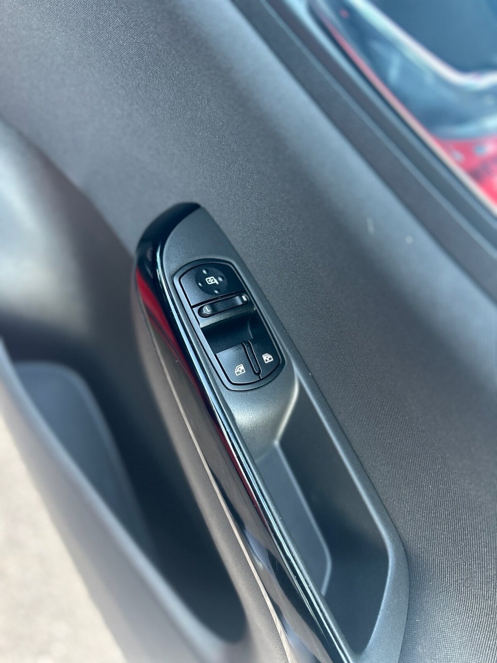 Used Vauxhall Corsa 2015 for sale - 75973718: Photo 32