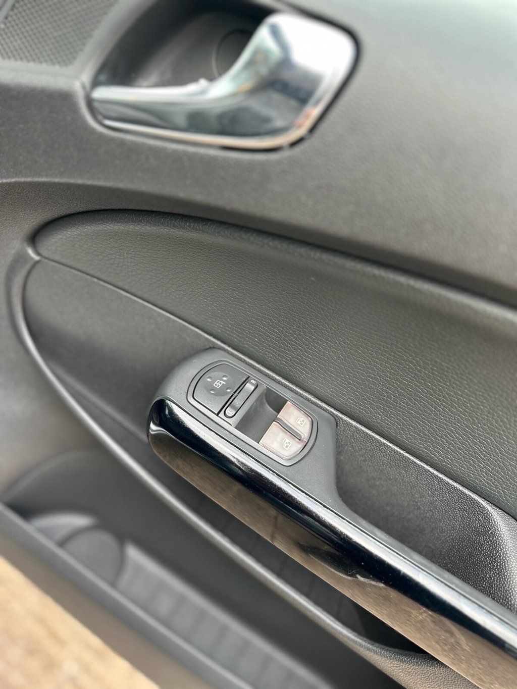 Used Vauxhall Corsa 2013 for sale - 76029334: Photo 31