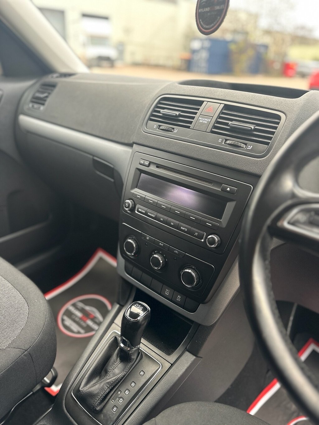 Used Skoda Yeti 2014 for sale - 76698519: Photo 23