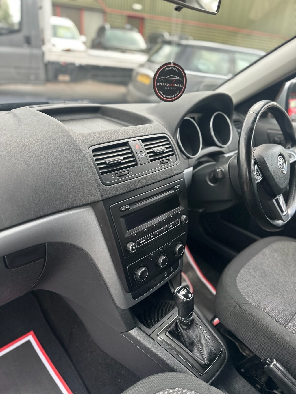 Used Skoda Yeti 2014 for sale - 76698519: Photo 41