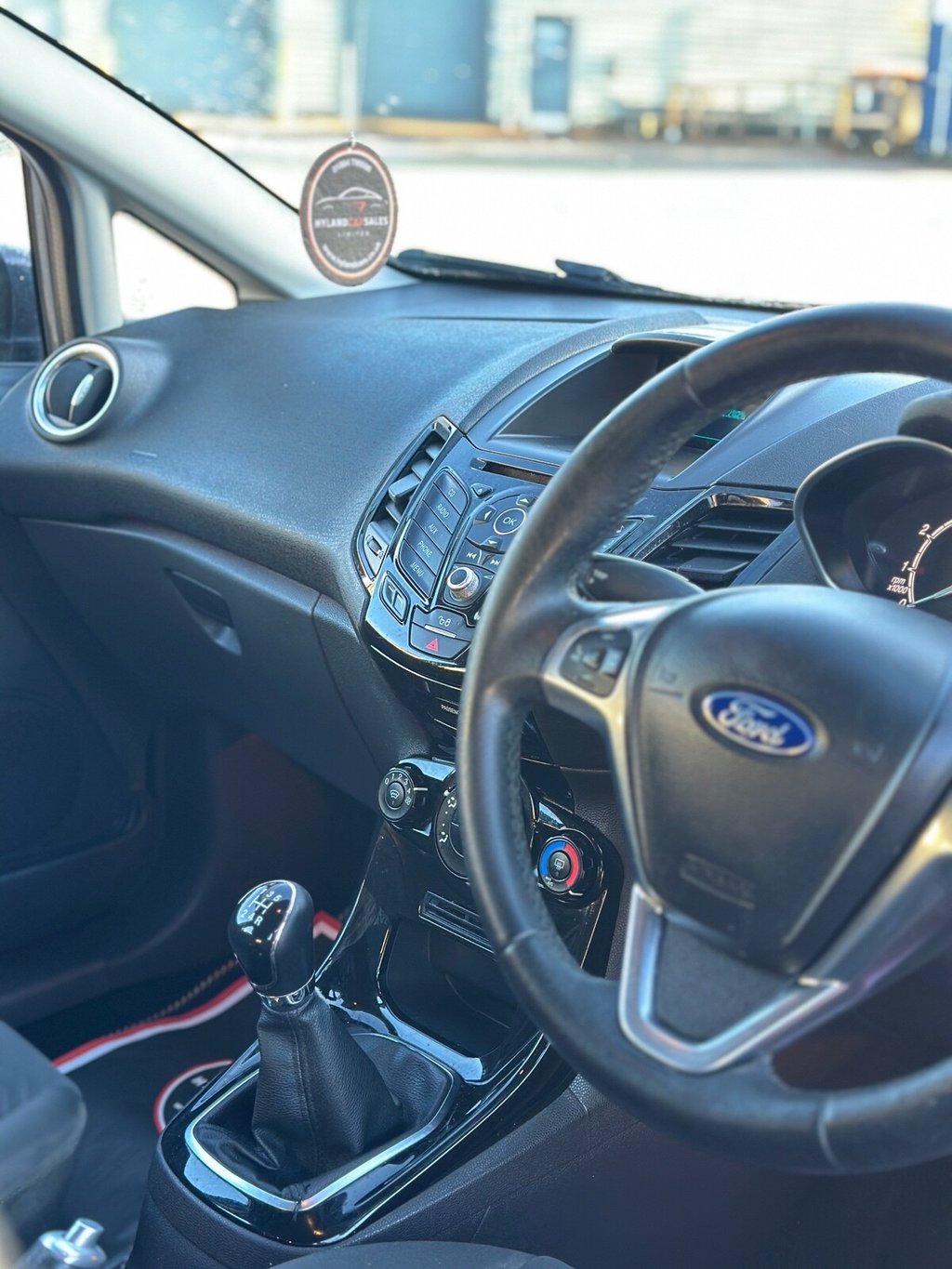Used Ford Fiesta 2015 for sale - 77140112: Photo 4