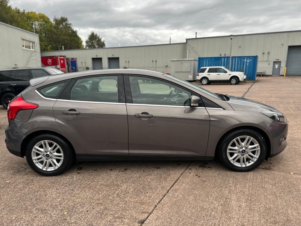 Used Ford Focus 2012 for sale - 76389864: Photo 12