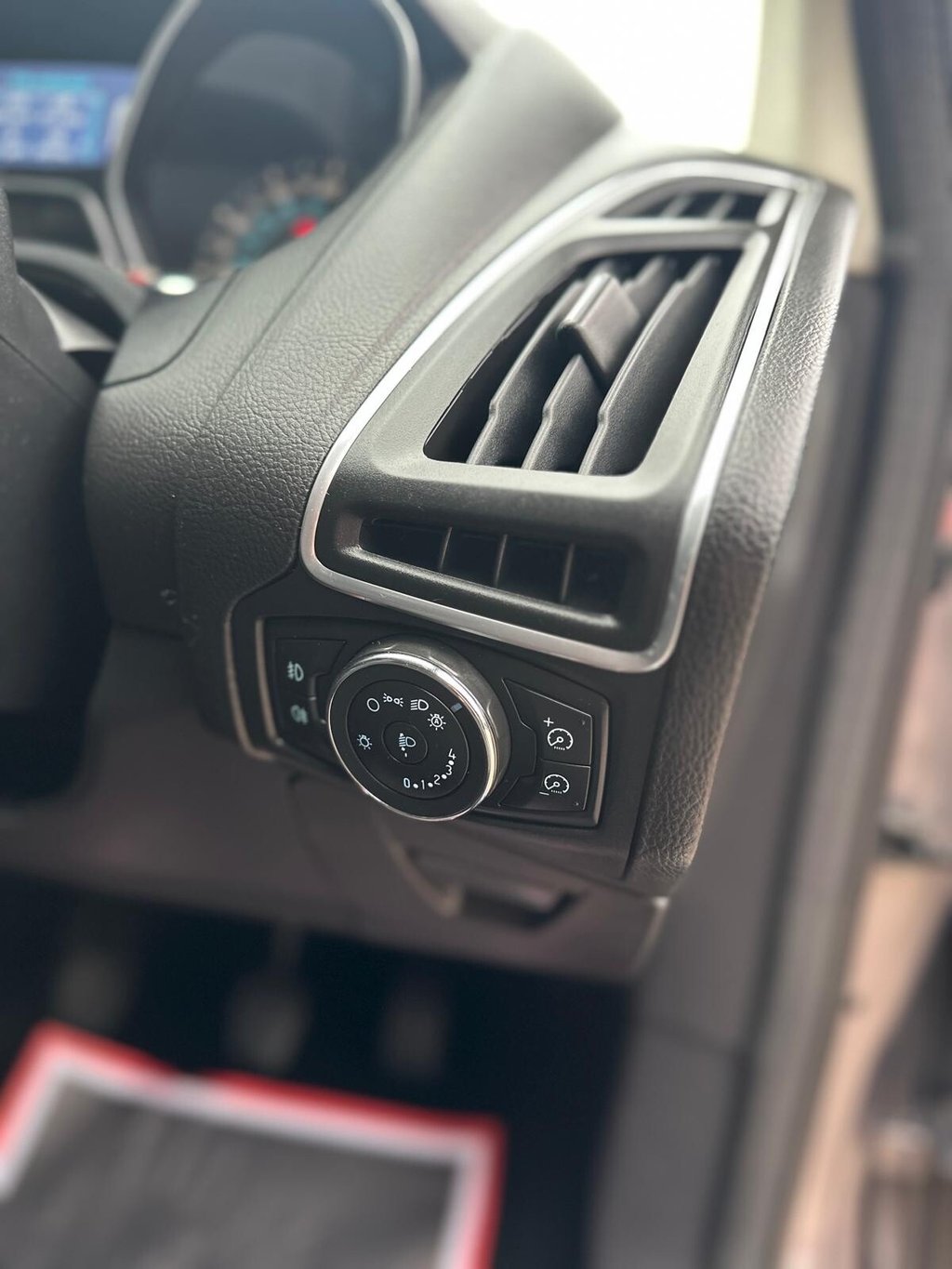 Used Ford Focus 2012 for sale - 76389864: Photo 26