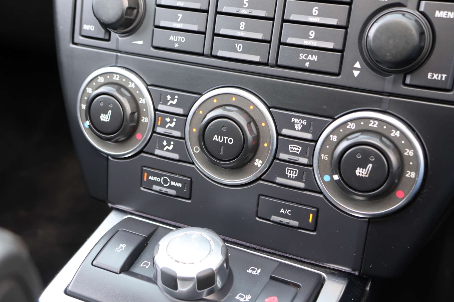 Used Land Rover Freelander 2012 for sale - 77975418: Photo 25