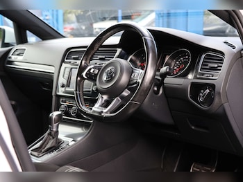 Used Volkswagen Golf 2016 for sale - 75960624: Photo