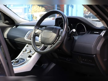 Used Land Rover Range Rover Evoque 2017 for sale - 78669535: Photo