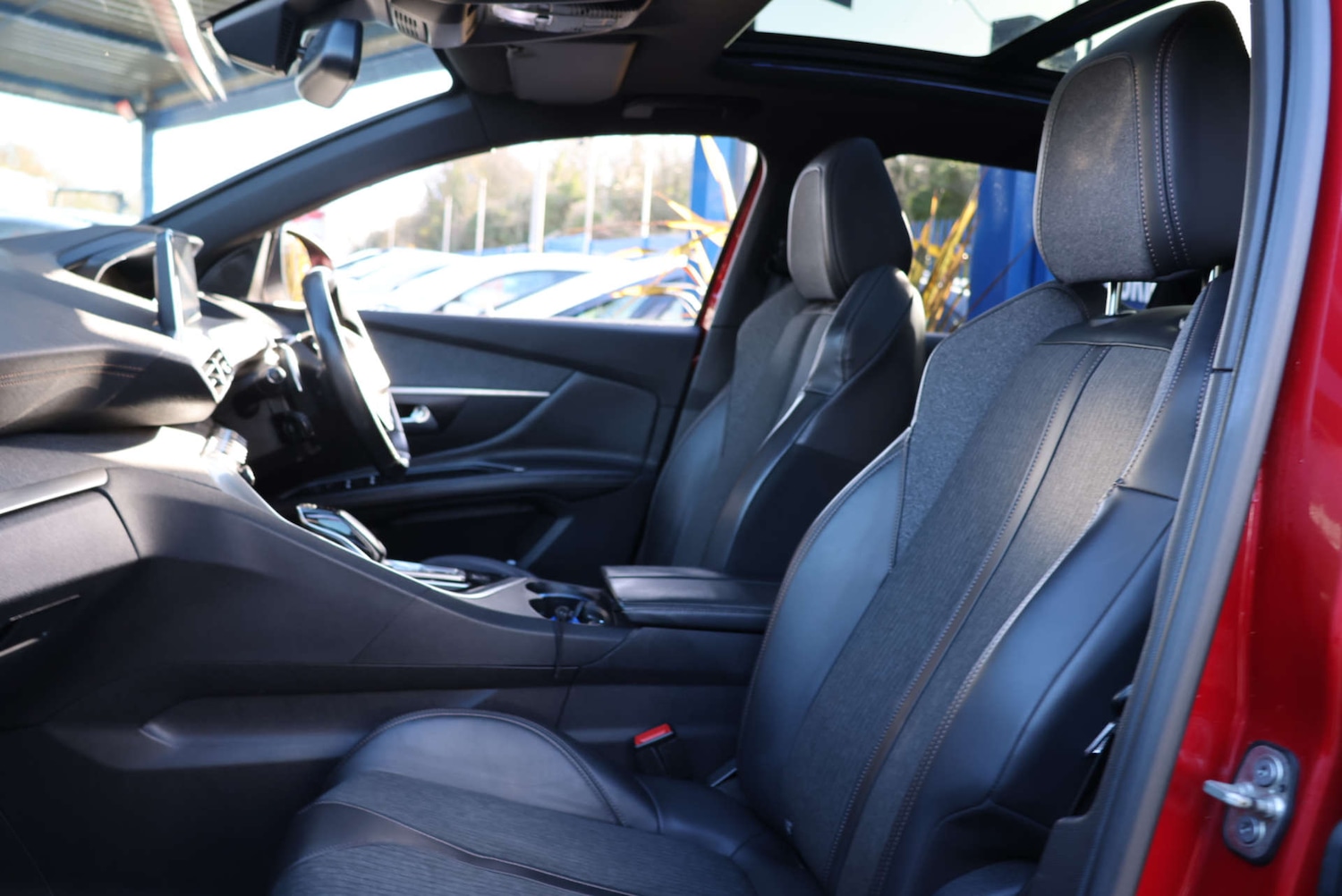 Used Peugeot 3008 2018 for sale - 76669808: Photo 9