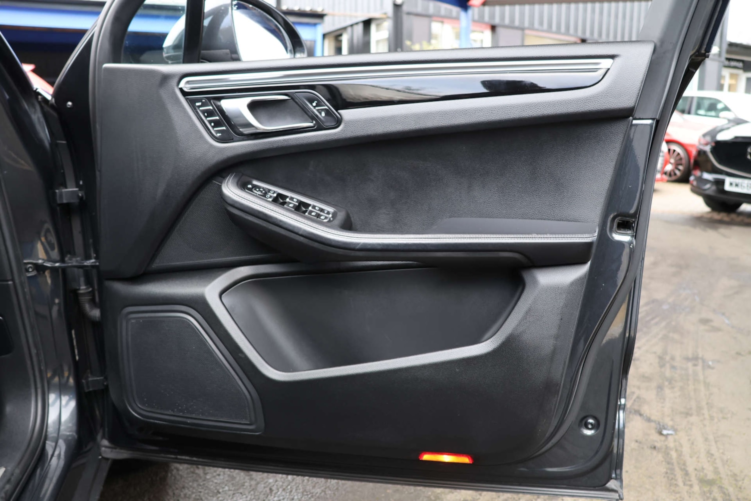 Used Porsche Macan 2016 for sale - 77693773: Photo 22