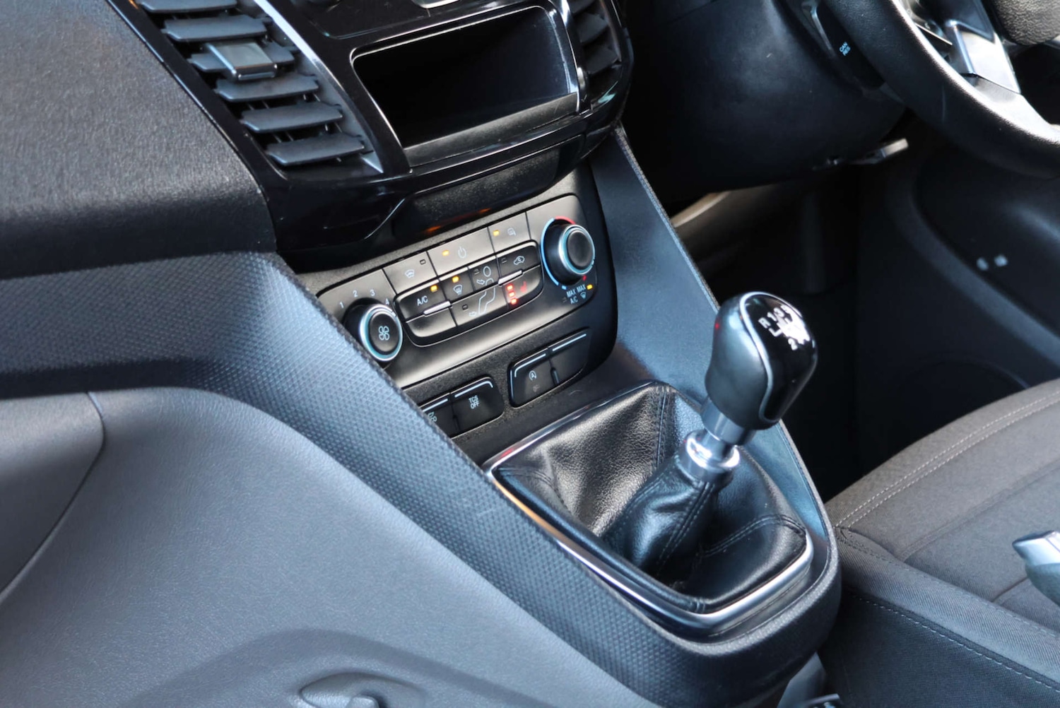 Used Ford Transit Connect 2023 for sale - 77198052: Photo 8