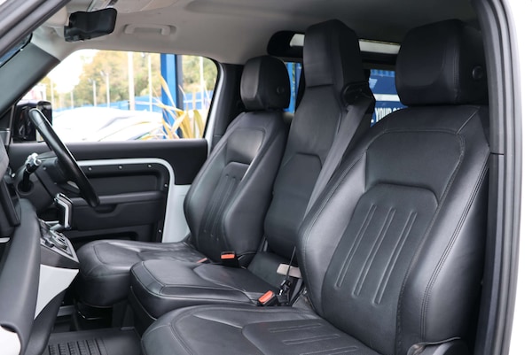 Used Land Rover Defender 2021 for sale - 76304399: Photo 11