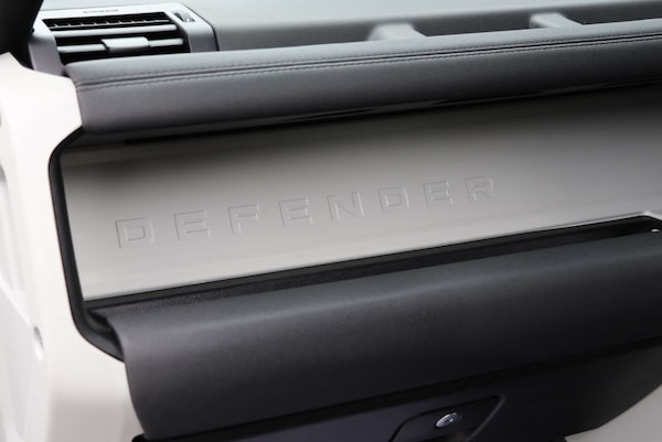 Used Land Rover Defender 2021 for sale - 76304399: Photo 15