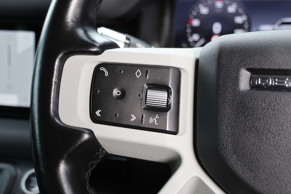 Used Land Rover Defender 2021 for sale - 76304399: Photo 29