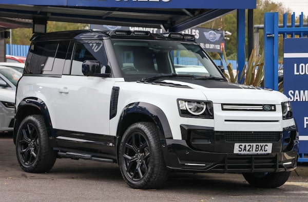 Used Land Rover Defender 2021 for sale - 76304399: Photo 2