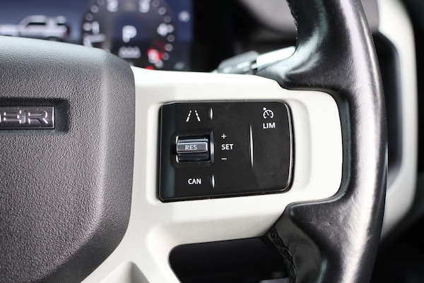 Used Land Rover Defender 2021 for sale - 76304399: Photo 30