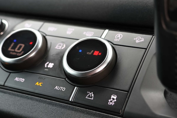 Used Land Rover Defender 2021 for sale - 76304399: Photo 34