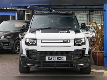 Used Land Rover Defender 2021 for sale - 76304399: Photo