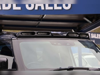 Used Land Rover Defender 2021 for sale - 76304399: Photo