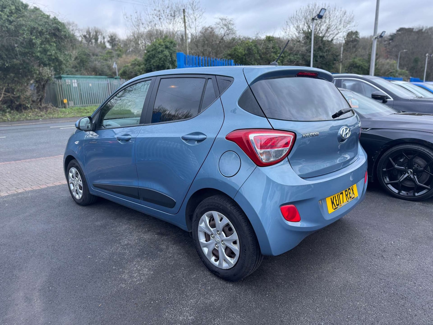 Used Hyundai i10 2017 for sale - 77301729: Photo 2