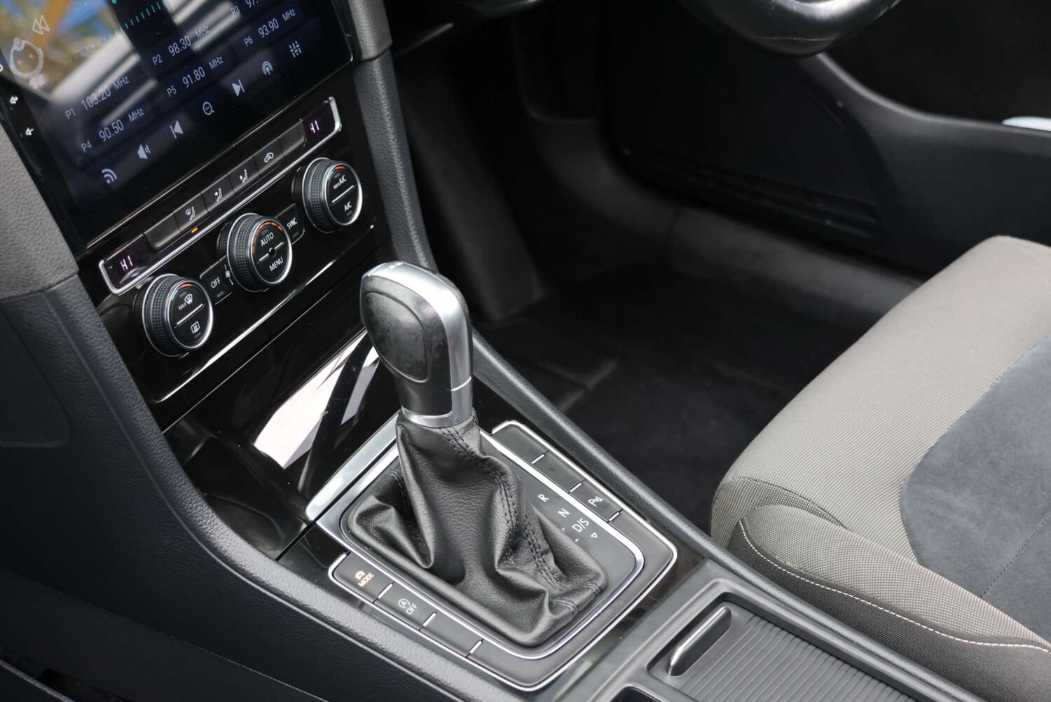 Used Volkswagen Golf 2015 for sale - 77735006: Photo 11