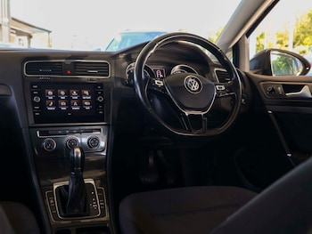 Used Volkswagen Golf 2019 for sale - 79611238: Photo