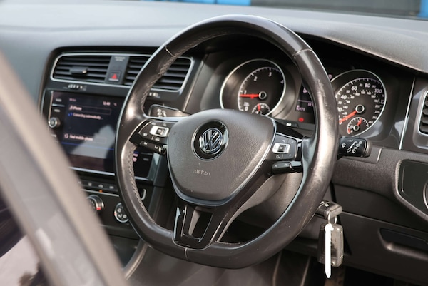 Used Volkswagen Golf 2018 for sale - 76304402: Photo 30