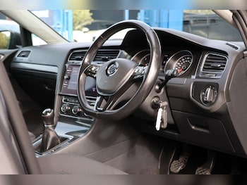 Used Volkswagen Golf 2018 for sale - 76304402: Photo 4