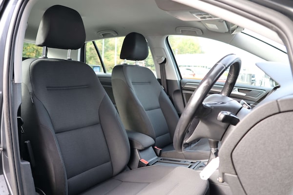 Used Volkswagen Golf 2018 for sale - 76304402: Photo 5
