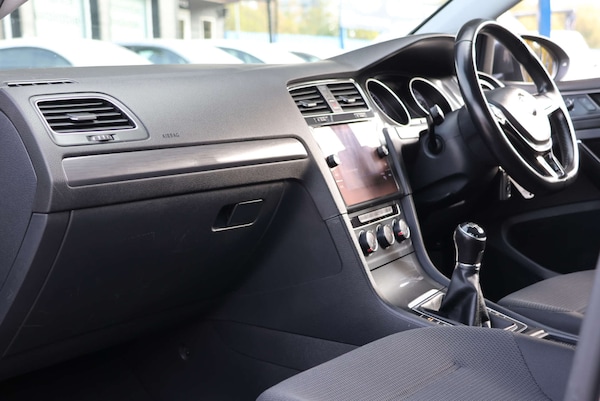 Used Volkswagen Golf 2018 for sale - 76304402: Photo 9