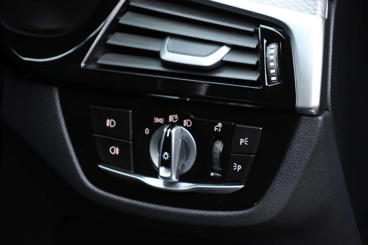 Used BMW 5 Series 2017 for sale - 77118036: Photo 25