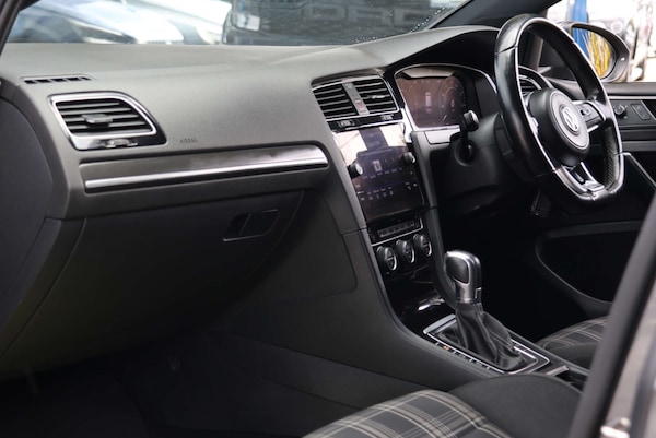 Used Volkswagen Golf 2018 for sale - 76278591: Photo 10