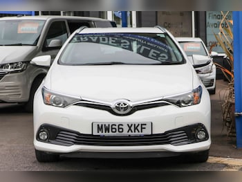 Used Toyota Auris 2017 for sale - 79334957: Photo