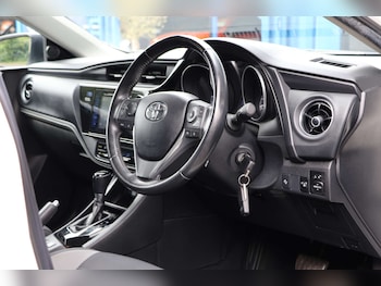 Used Toyota Auris 2017 for sale - 79334957: Photo