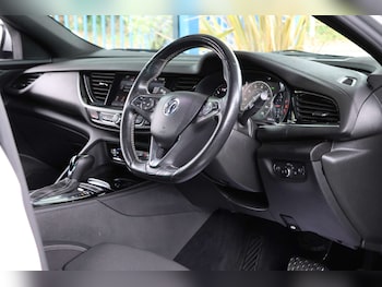 Used Vauxhall Insignia 2018 for sale - 76017948: Photo
