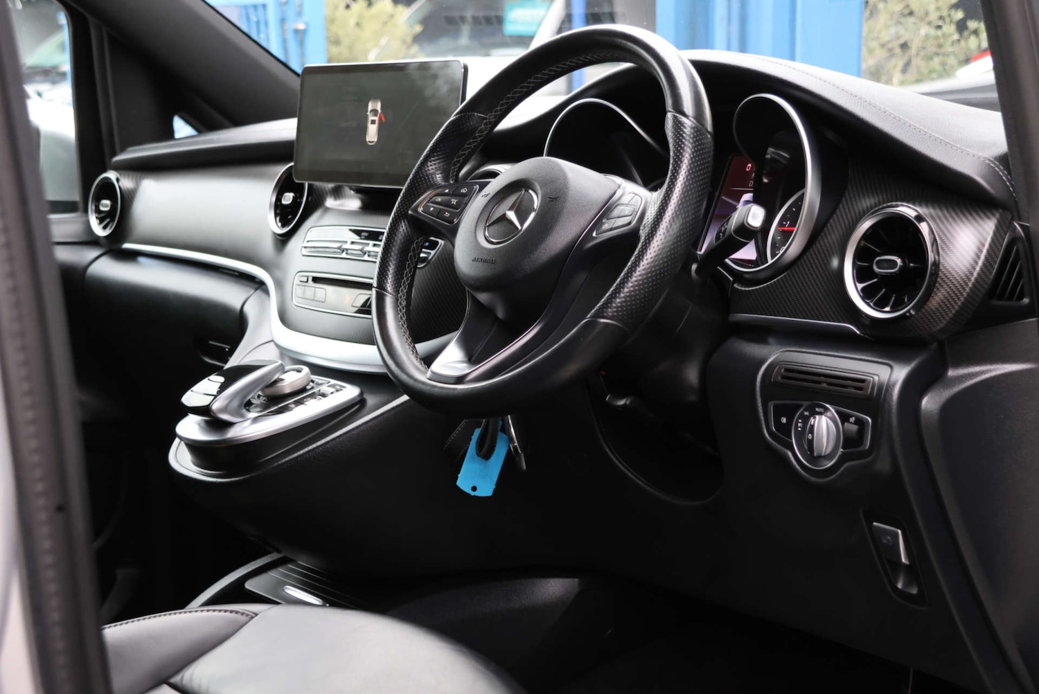 Used Mercedes-Benz V-Class 2020 for sale - 77053037: Photo 4