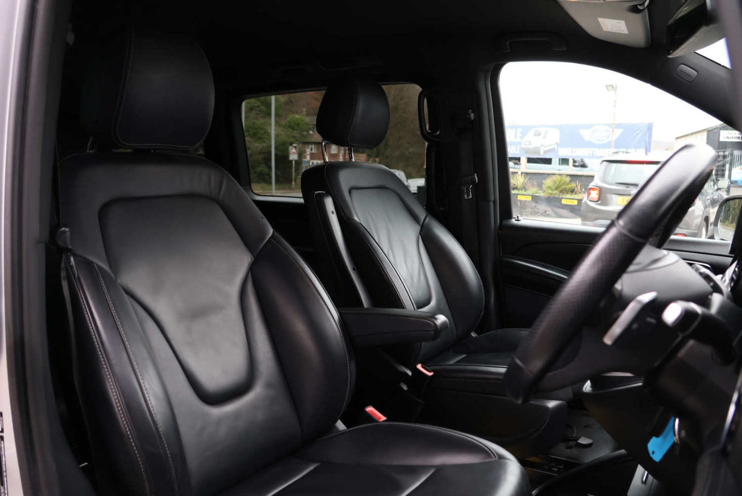 Used Mercedes-Benz V-Class 2020 for sale - 77053037: Photo 5