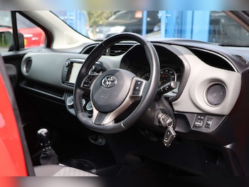 Used Toyota Yaris 2014 for sale - 78386868: Photo