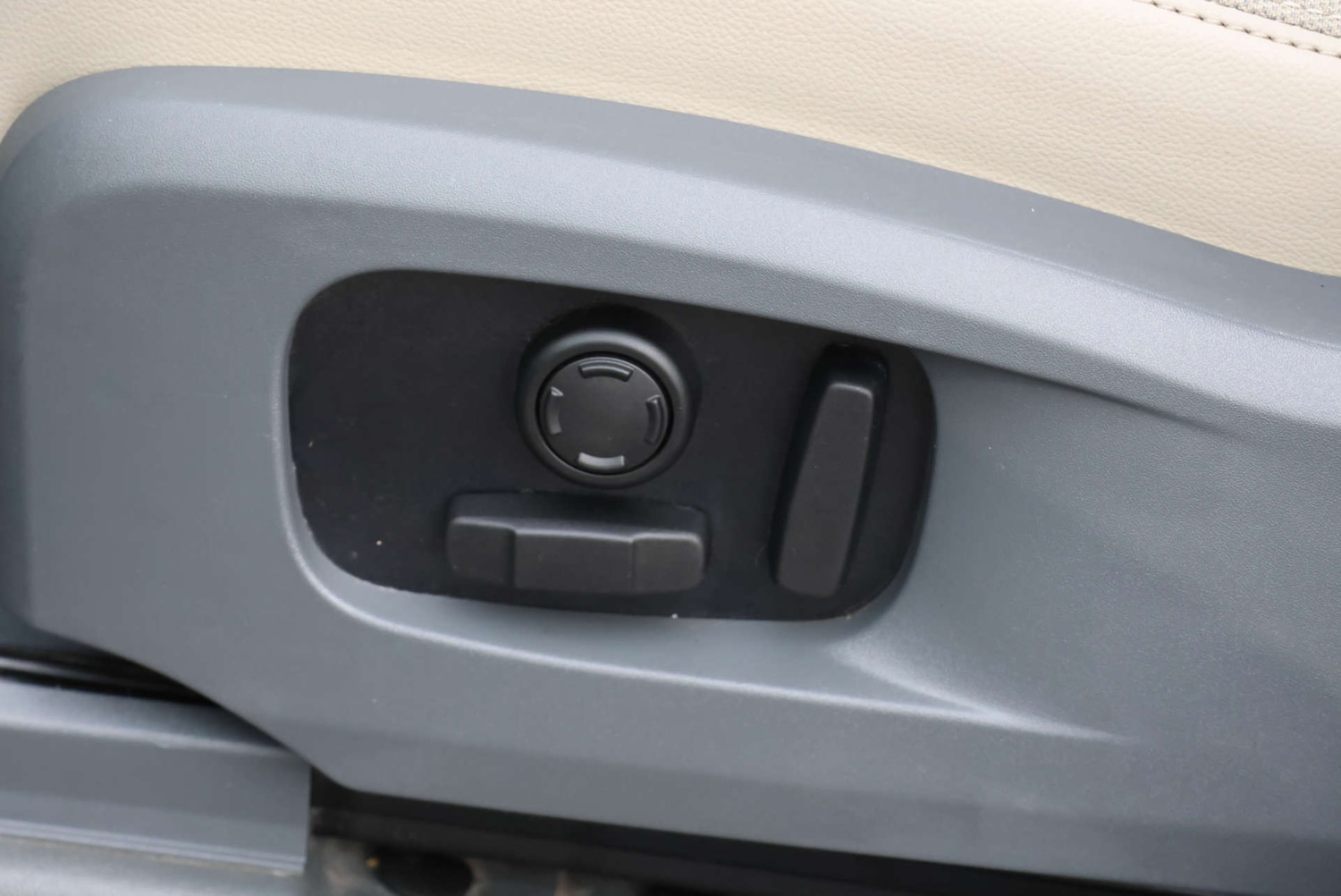 Used Land Rover Defender 2020 for sale - 76602183: Photo 10