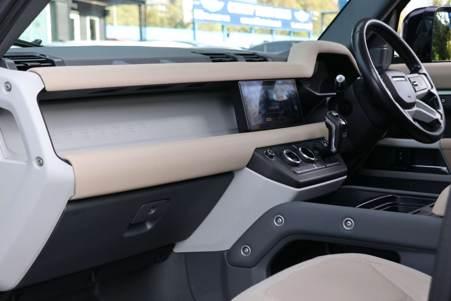 Used Land Rover Defender 2020 for sale - 76602183: Photo 11