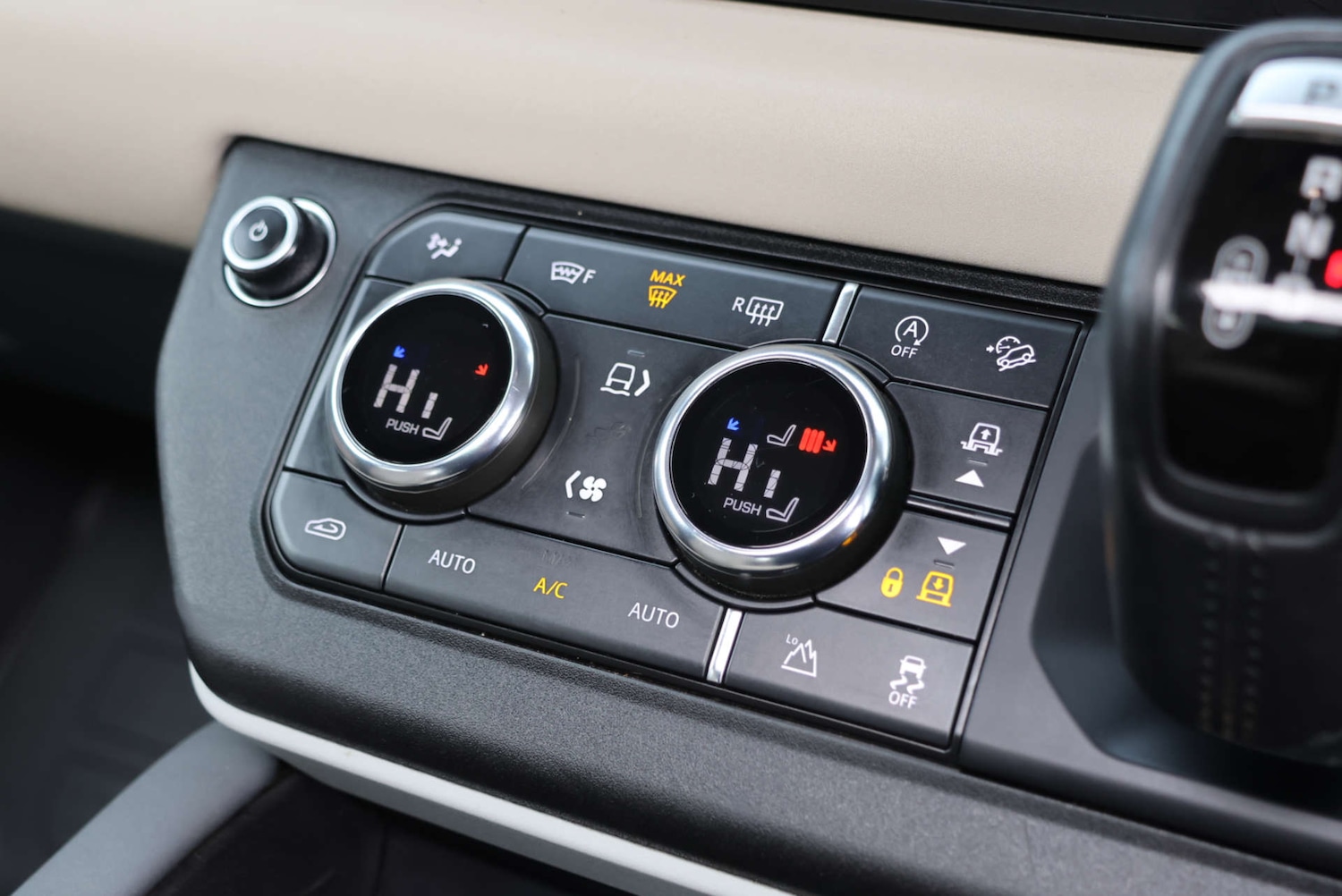 Used Land Rover Defender 2020 for sale - 76602183: Photo 23