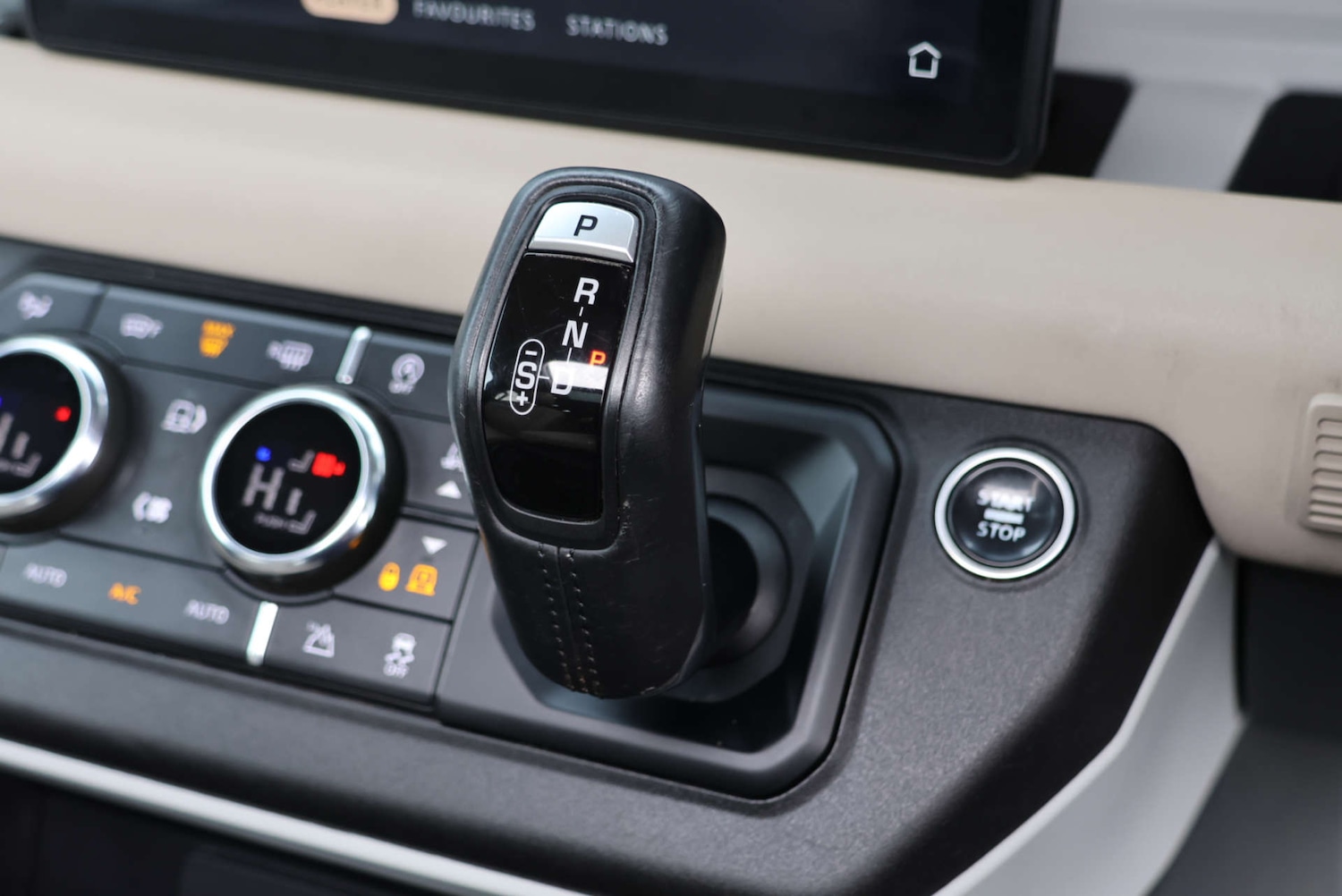 Used Land Rover Defender 2020 for sale - 76602183: Photo 24