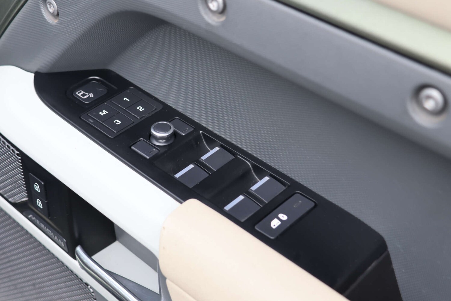 Used Land Rover Defender 2020 for sale - 76602183: Photo 33