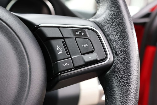 Used Jaguar E-Pace 2019 for sale - 76311238: Photo 25