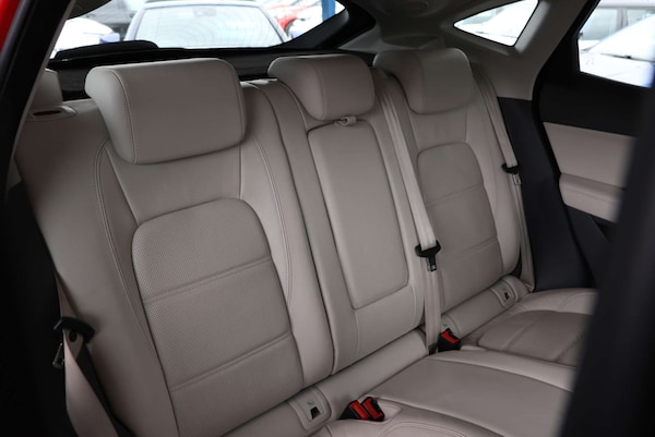 Used Jaguar E-Pace 2019 for sale - 76311238: Photo 7