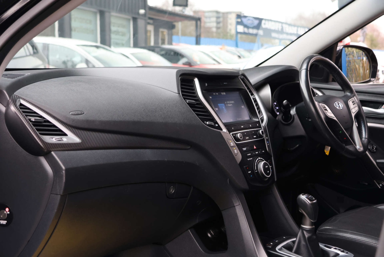 Used Hyundai Santa Fe 2016 for sale - 77053370: Photo 10